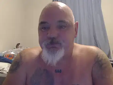 Newfiesausage1972 online show from 12.29.24