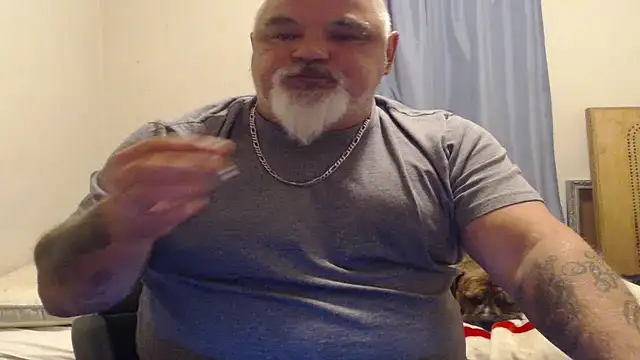 Snapshot of Newfiesausage1972 chatting on 09.27.25 Newfiesausage1972 online show from 09.27.25