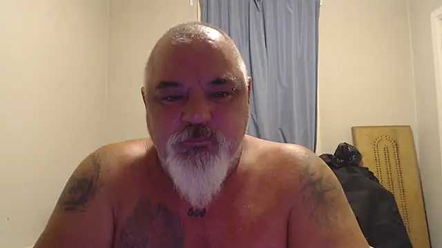 Snapshot of Newfiesausage1972 chatting on 10.03.25 Newfiesausage1972 online show from 10.03.25