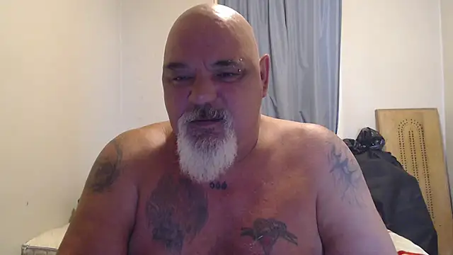 Snapshot of Newfiesausage1972 chatting on 10.06.25 Newfiesausage1972 online show from 10.06.25