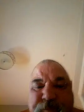 Snapshot of Newfiesausage1972 chatting on 10.29.25 Newfiesausage1972 online show from 10.29.25