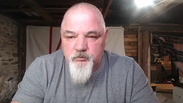 Newfiesausage1972 online show from 03.14.26