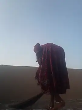 Snapshot of Simaran_bhabhi chatting on 10.13.25 Simaran bhabhi online show from 10.13.25