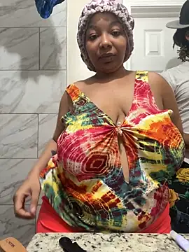 Snapshot of 1BeautyN1Beast chatting on 12.15.24 1BeautyN1Beast online show from 12.15.24