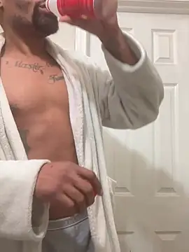 Snapshot of 1BeautyN1Beast chatting on 01.28.25 1BeautyN1Beast online show from 01.28.25