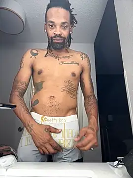 Snapshot of 1BeautyN1Beast chatting on 10.12.25 1BeautyN1Beast online show from 10.12.25