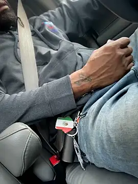 Snapshot of 1BeautyN1Beast chatting on 10.15.25 1BeautyN1Beast online show from 10.15.25