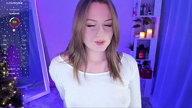 Snapshot of Honey_blonde chatting on 01.14.25 Honey blonde online show from 01.14.25