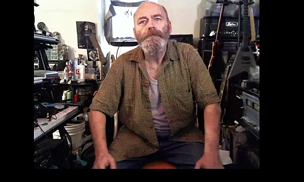 Snapshot of SirGarMack chatting on 02.18.26 SirGarMack online show from 02.18.26