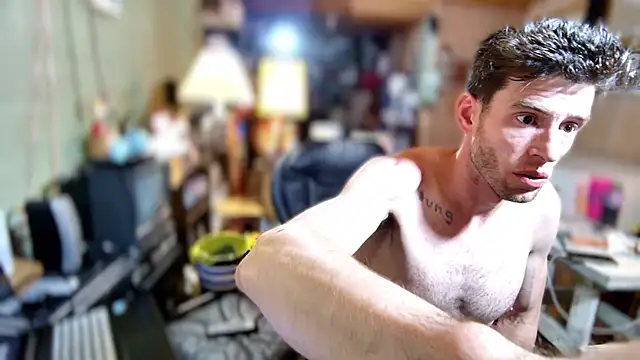 Snapshot of savageconfidence chatting on 09.30.25 savageconfidence online show from 09.30.25