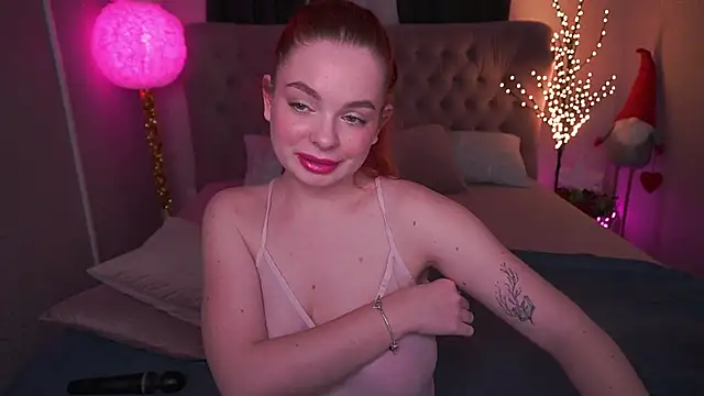 Snapshot of CarolinaDia chatting on 01.19.25 CarolinaDia online show from 01.19.25