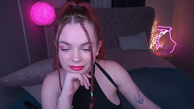 Snapshot of CarolinaDia chatting on 01.24.25 CarolinaDia online show from 01.24.25