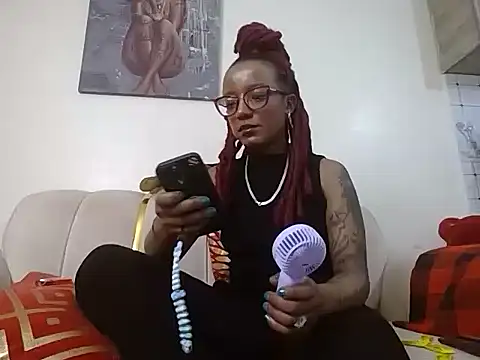 hoely grail01 online show from 03.18.26