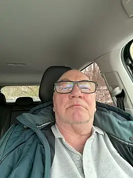 Snapshot of biggandybig chatting on 02.19.26 biggandybig online show from 02.19.26