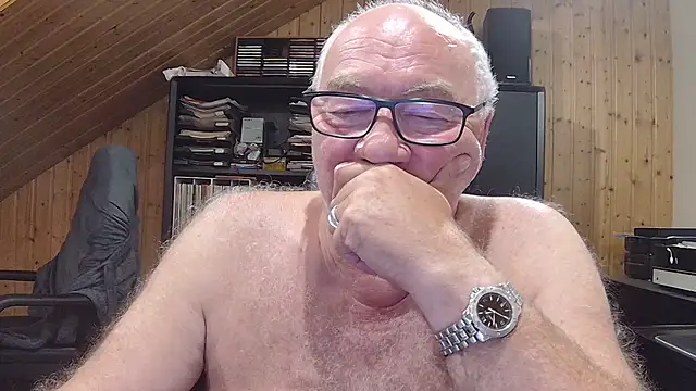 Snapshot of biggandybig chatting on 06.10.26 biggandybig online show from 06.10.26