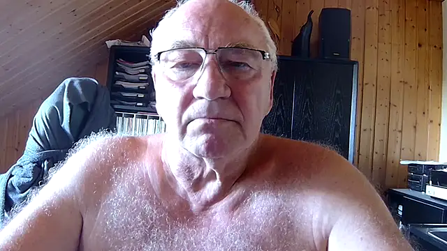 Snapshot of biggandybig chatting on 06.25.26 biggandybig online show from 06.25.26