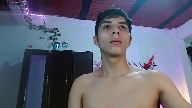 Snapshot of justin_alexxx chatting on 12.13.24 justin alexxx online show from 12.13.24