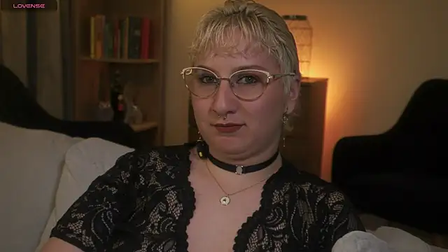 Ximenna Cruz online show from 12.05.25