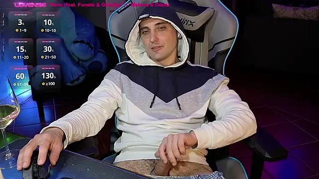 Snapshot of Gil_gamesh90 chatting on 03.22.25 Gil gamesh90 online show from 03.22.25