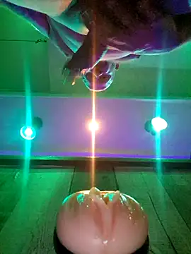 RomWoolf online show from 02.24.25