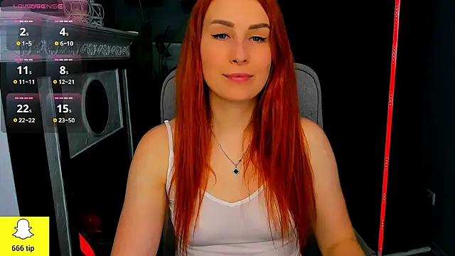 YrKiraXO online show from 02.21.25