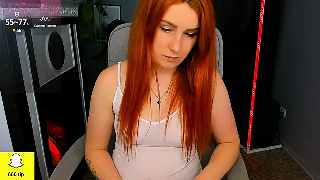 YrKiraXO online show from 02.21.25