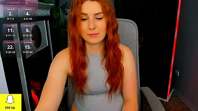 YrKiraXO online show from 02.23.25