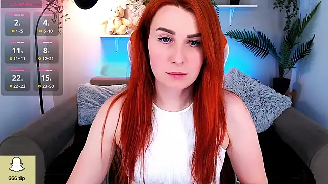 YrKiraXO online show from 02.28.25