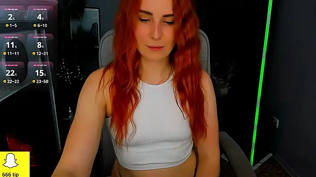 YrKiraXO online show from 03.14.25