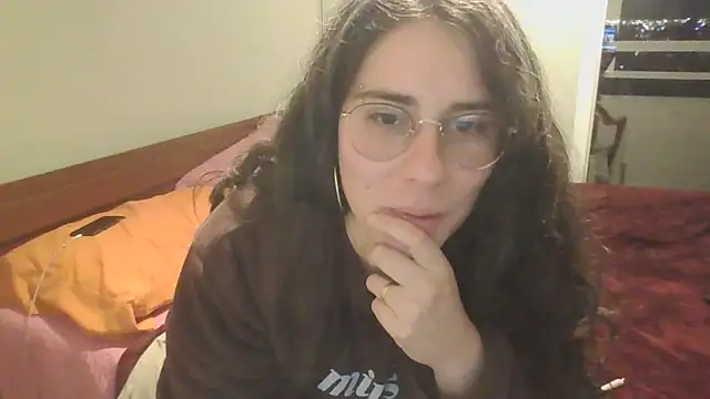 Snapshot of atenealovve_77 chatting on 10.24.25 atenealovve 77 online show from 10.24.25