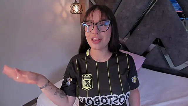 Venus velez  online show from 04.13.26