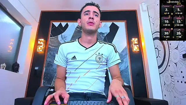 Snapshot of kai_borman chatting on 02.22.25 kai borman online show from 02.22.25