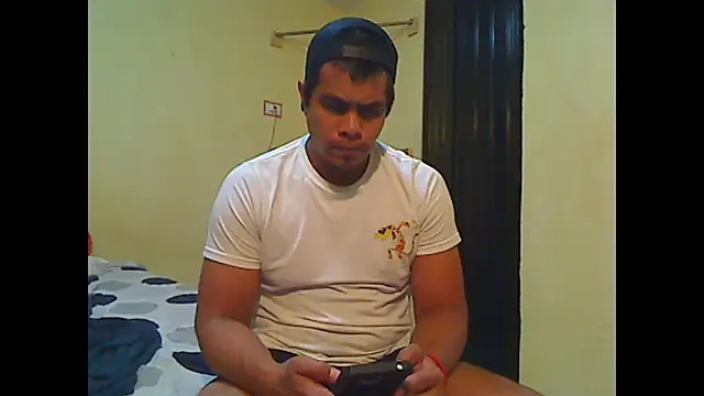 Snapshot of lozter345 chatting on 10.17.25 lozter345 online show from 10.17.25