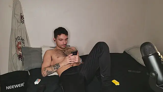 Snapshot of JackDesFeux chatting on 03.23.25 JackDesFeux online show from 03.23.25