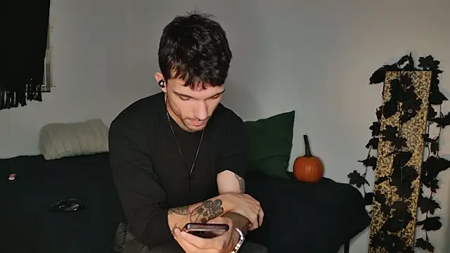 Snapshot of JackDesFeux chatting on 10.14.25 JackDesFeux online show from 10.14.25