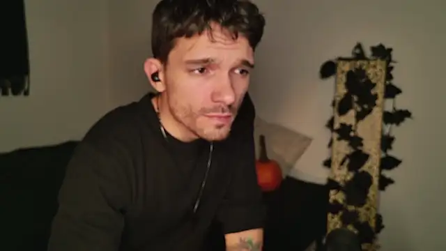 Snapshot of JackDesFeux chatting on 10.26.25 JackDesFeux online show from 10.26.25