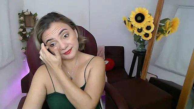 Snapshot of ana_milf chatting on 07.13.26 ana milf online show from 07.13.26
