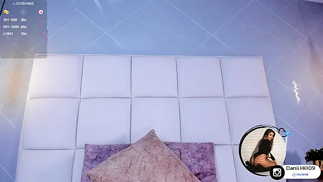 danii hill  online show from 10.15.25