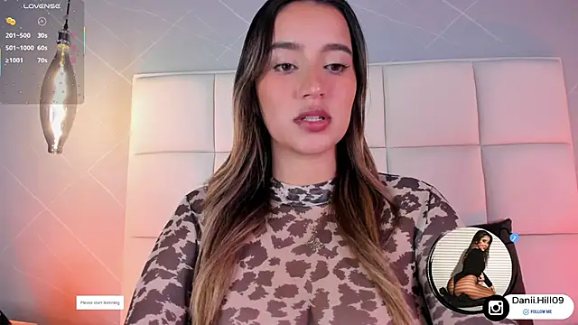 danii hill  online show from 12.20.25