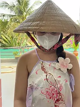 BabyThree  online show from 01.10.25