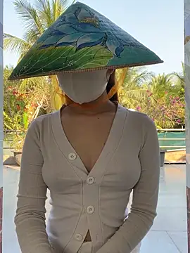 BabyThree  online show from 04.01.26