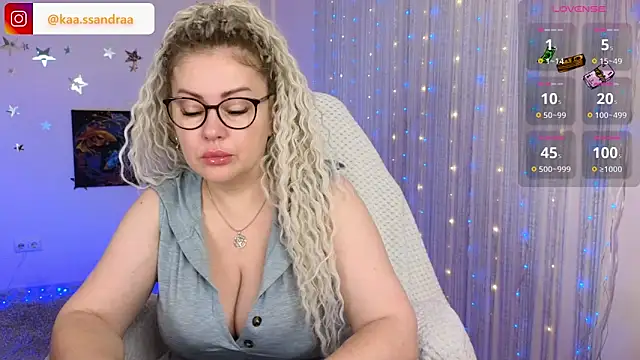 misskaassandraa online show from 12.21.24