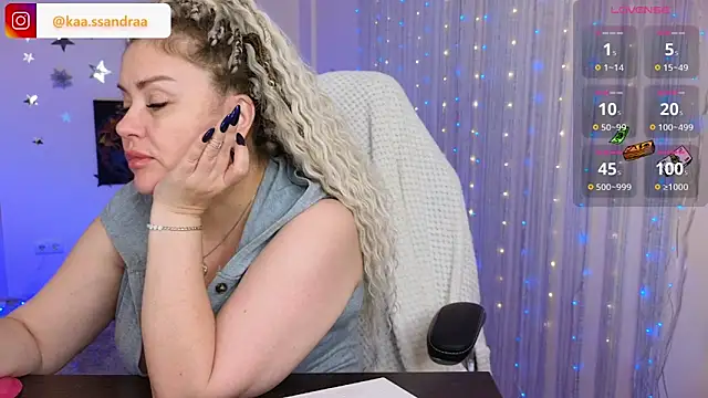 misskaassandraa online show from 12.26.24