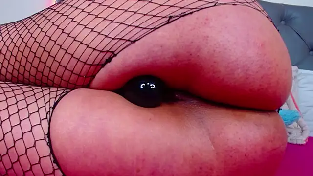 mia xx1 online show from 12.06.24