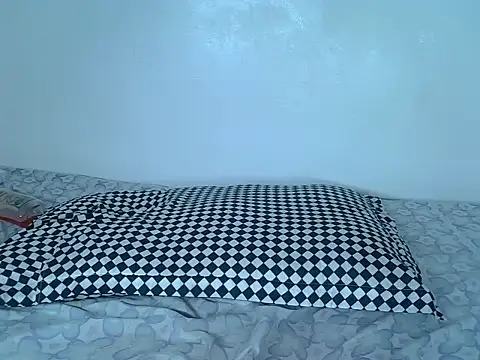 Snapshot of laetitia_ chatting on 10.18.25 laetitia  online show from 10.18.25