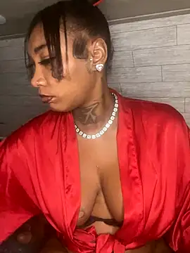 Snapshot of CUMQUEEN-XXX69 chatting on 09.22.25 CUMQUEEN-XXX69 online show from 09.22.25