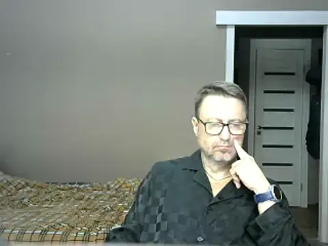 Snapshot of HarrySnake chatting on 01.19.25 HarrySnake online show from 01.19.25