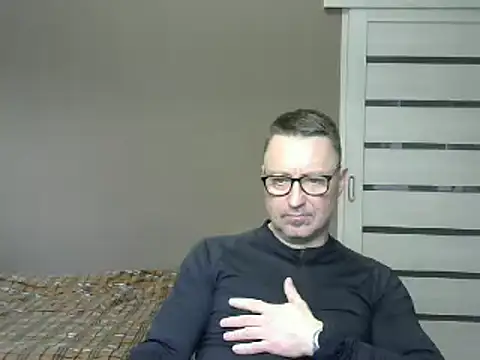 Snapshot of HarrySnake chatting on 01.31.25 HarrySnake online show from 01.31.25