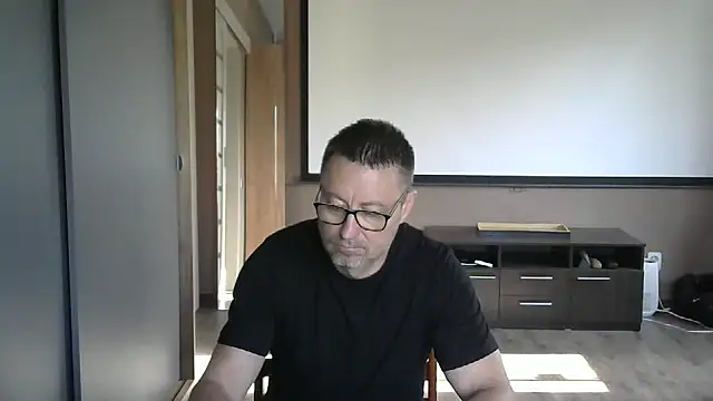 Snapshot of HarrySnake chatting on 10.01.25 HarrySnake online show from 10.01.25