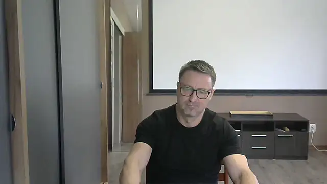 Snapshot of HarrySnake chatting on 11.09.25 HarrySnake online show from 11.09.25